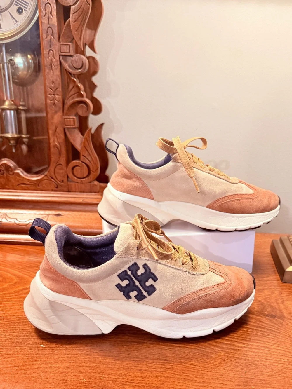 Tory Burch Good Luck Trainer / Nat Suede  Cream/Navy/Pink Moon Size 6 $328